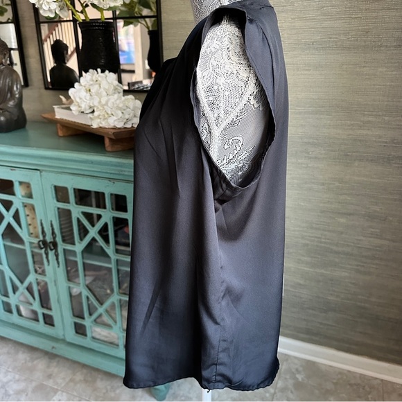 APT. 9 Black Flutter Sleeve V-Neck Sleeveless Blouse Size Large - Picture 4 of 11